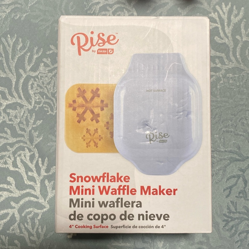 NIB Snowflake waffle maker